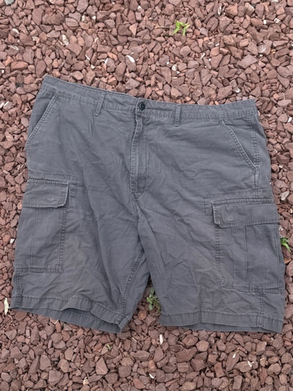 Men's Gray Cargo Shorts Levi’s size 42 - Casual Everyday Wear